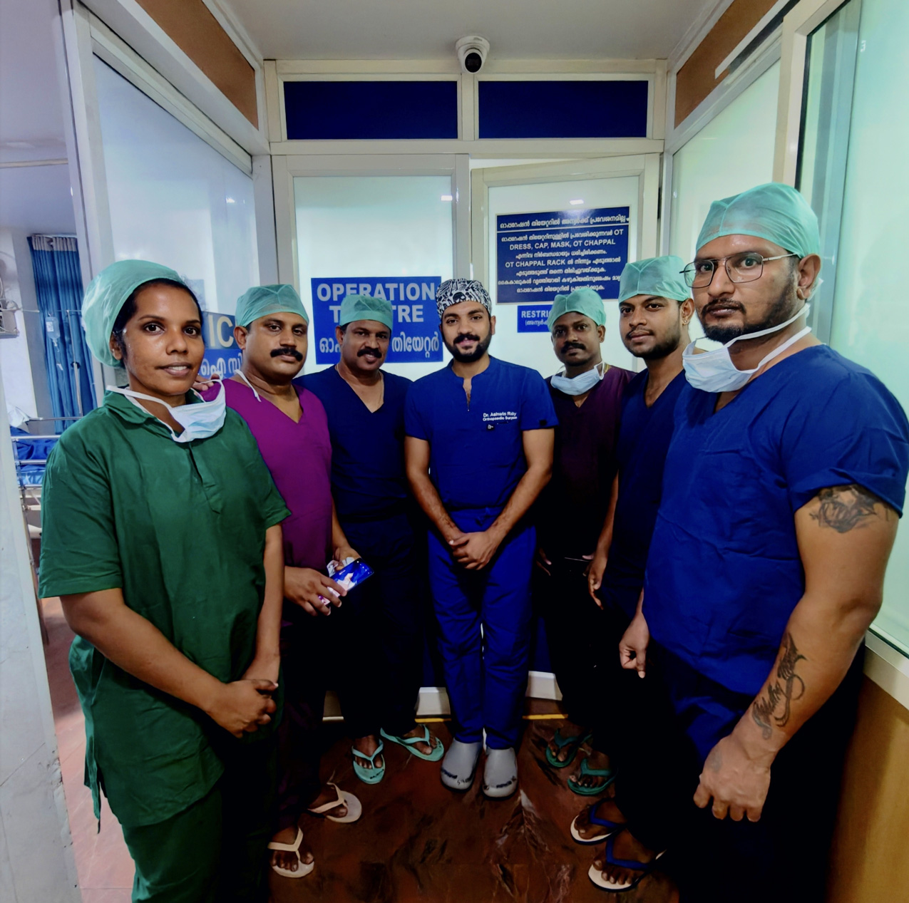 dr ashwin roby with Joint replacement team at Dr K Damodaran Memorial Hospital